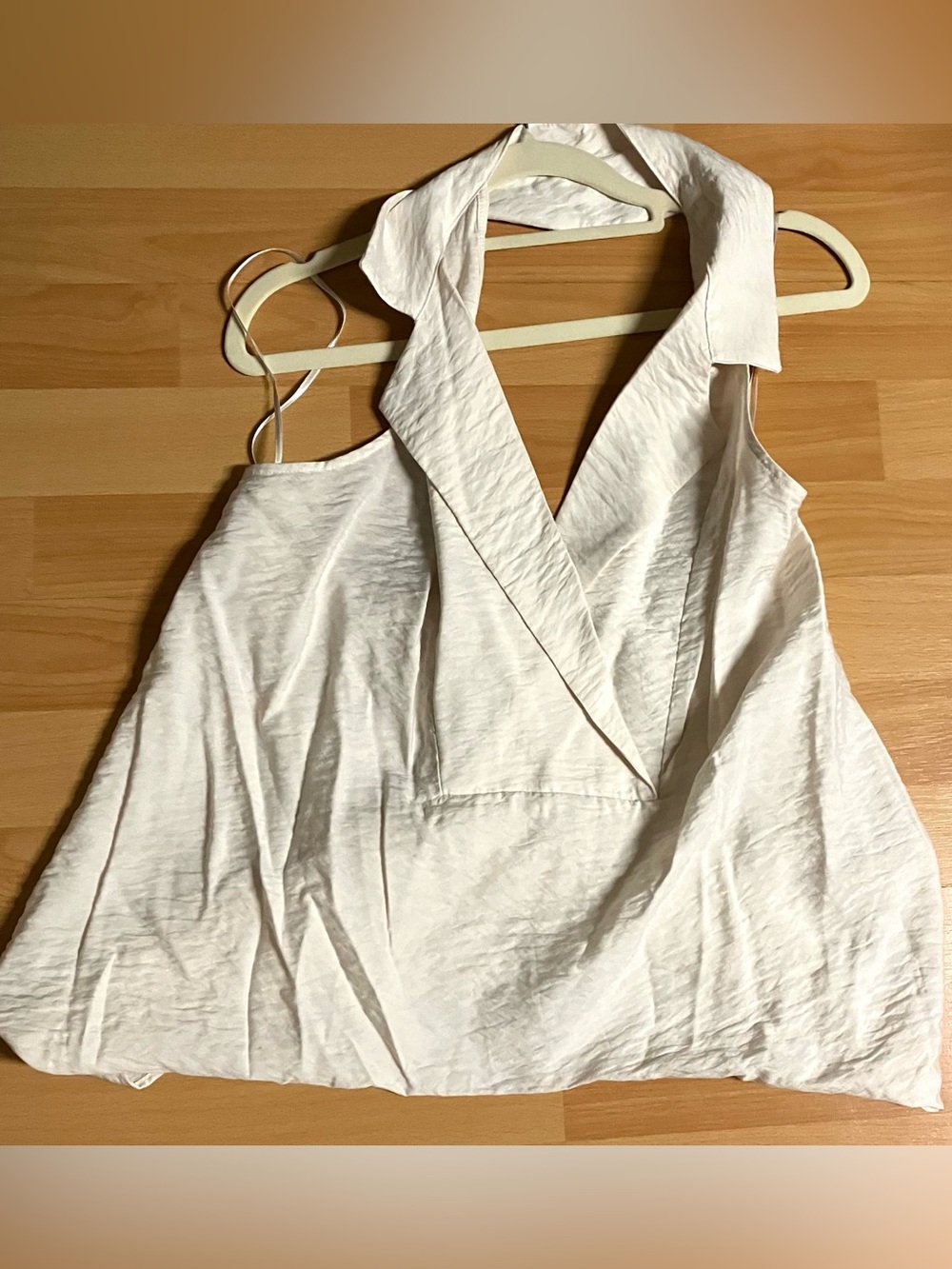 Anthropologie Ivory Oversized Deep V Halter, Bubble Hem, High/Low Top: M - Picture 3 of 10